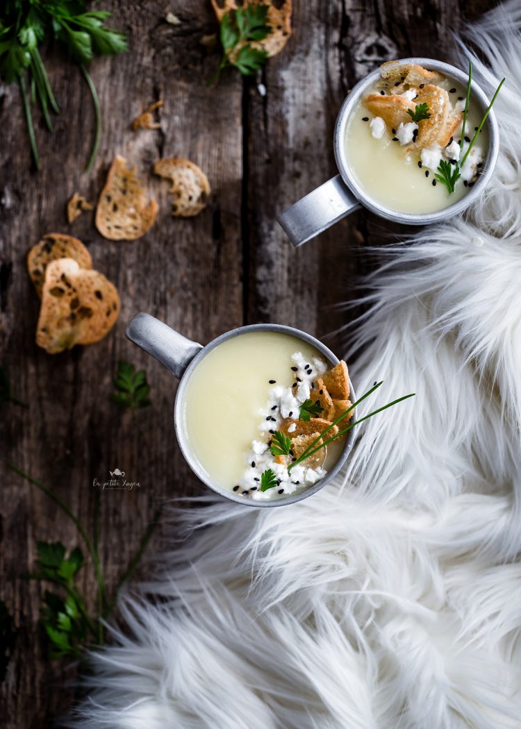 crema di patate di montagna con feta e chips di pane